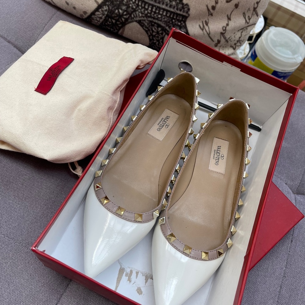 Valentino Rockstud flat shoes - EUC
